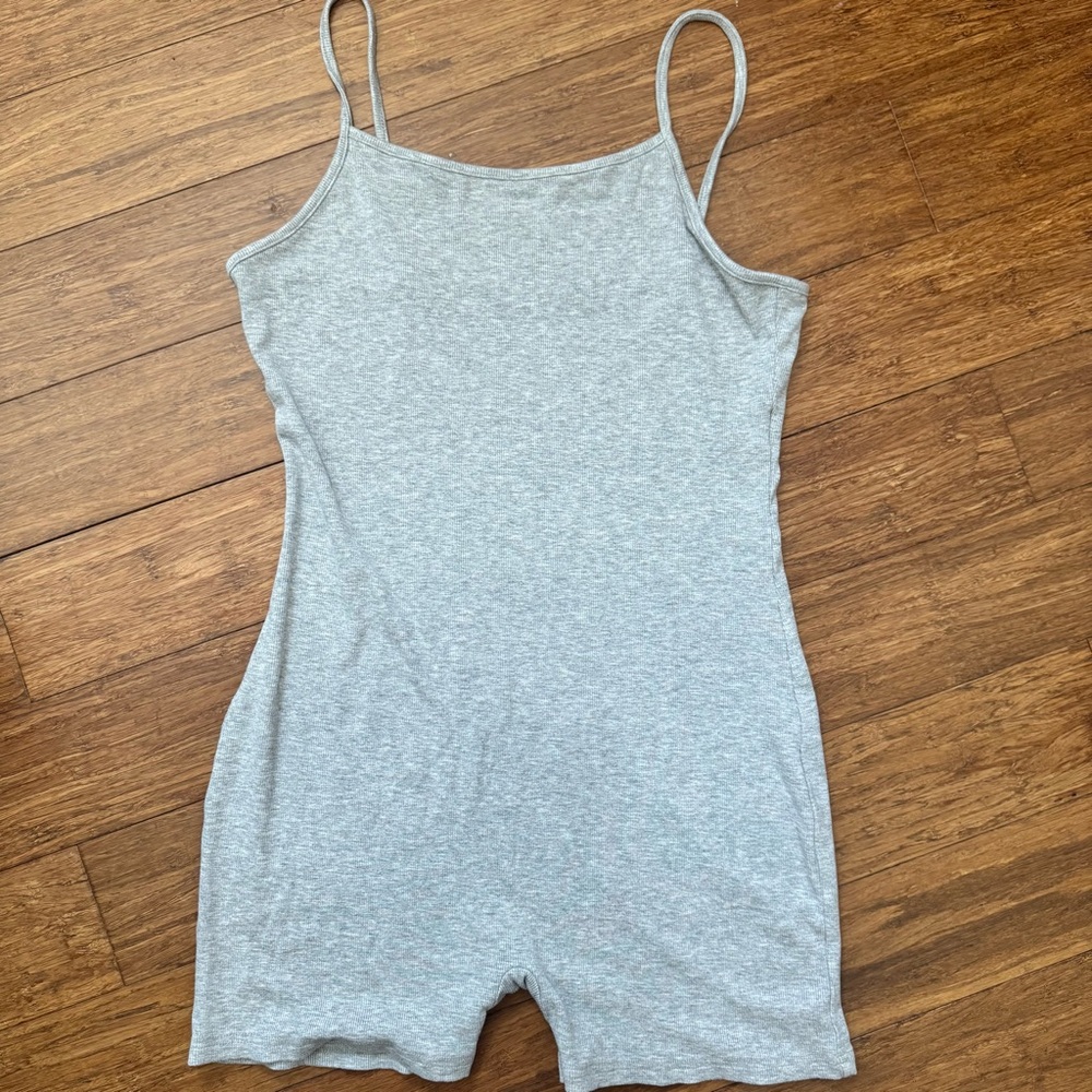 Women's Gray Sleeveless Robbed Romper Gray XL - Picture 2 of 6
